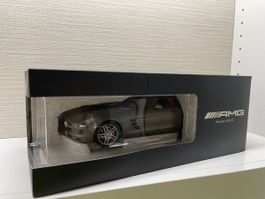 Mercedes-AMG SLS Roadster, Modellauto 1:18, Sammlerstück! 