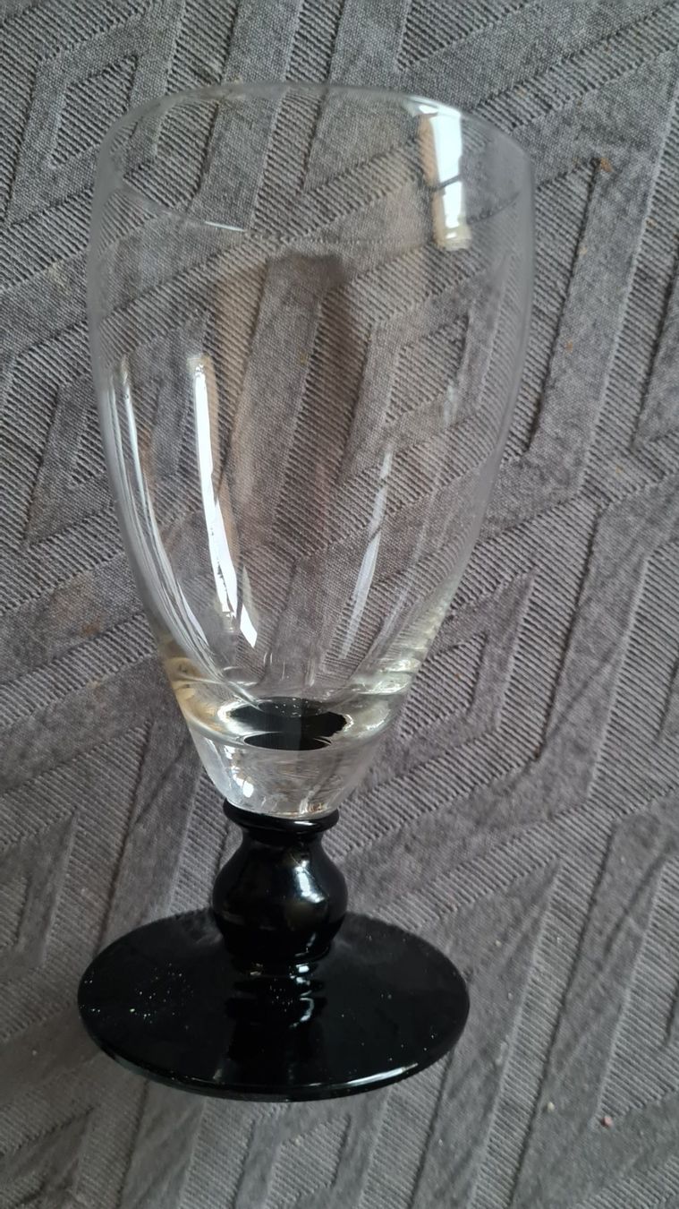 Bicchieri: Vintage 7 Weingläser – Usato da Münsingen venduto da Cuci31 2