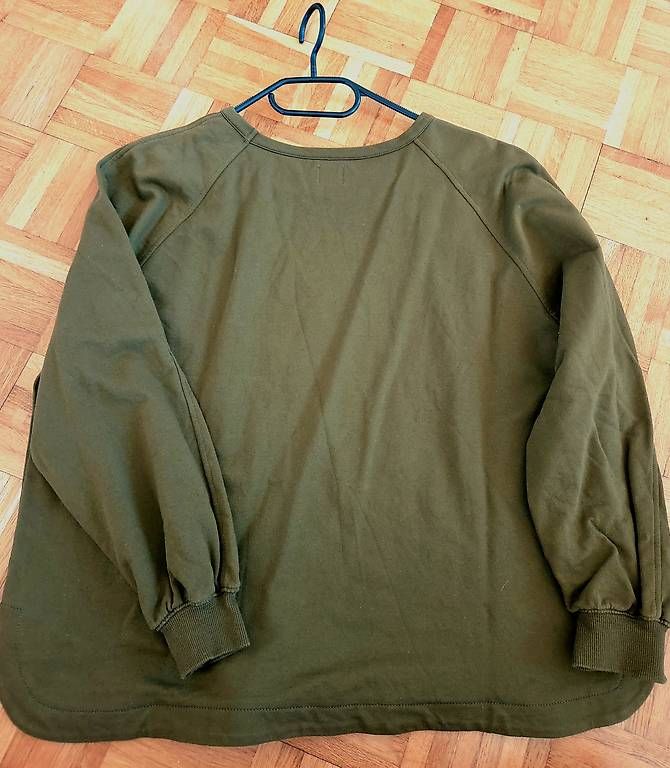 Top: Pull vert olive kaki Des Petits Hauts taille 2 100% coton – Usato da Lausanne venduto da kit_7j6s 2