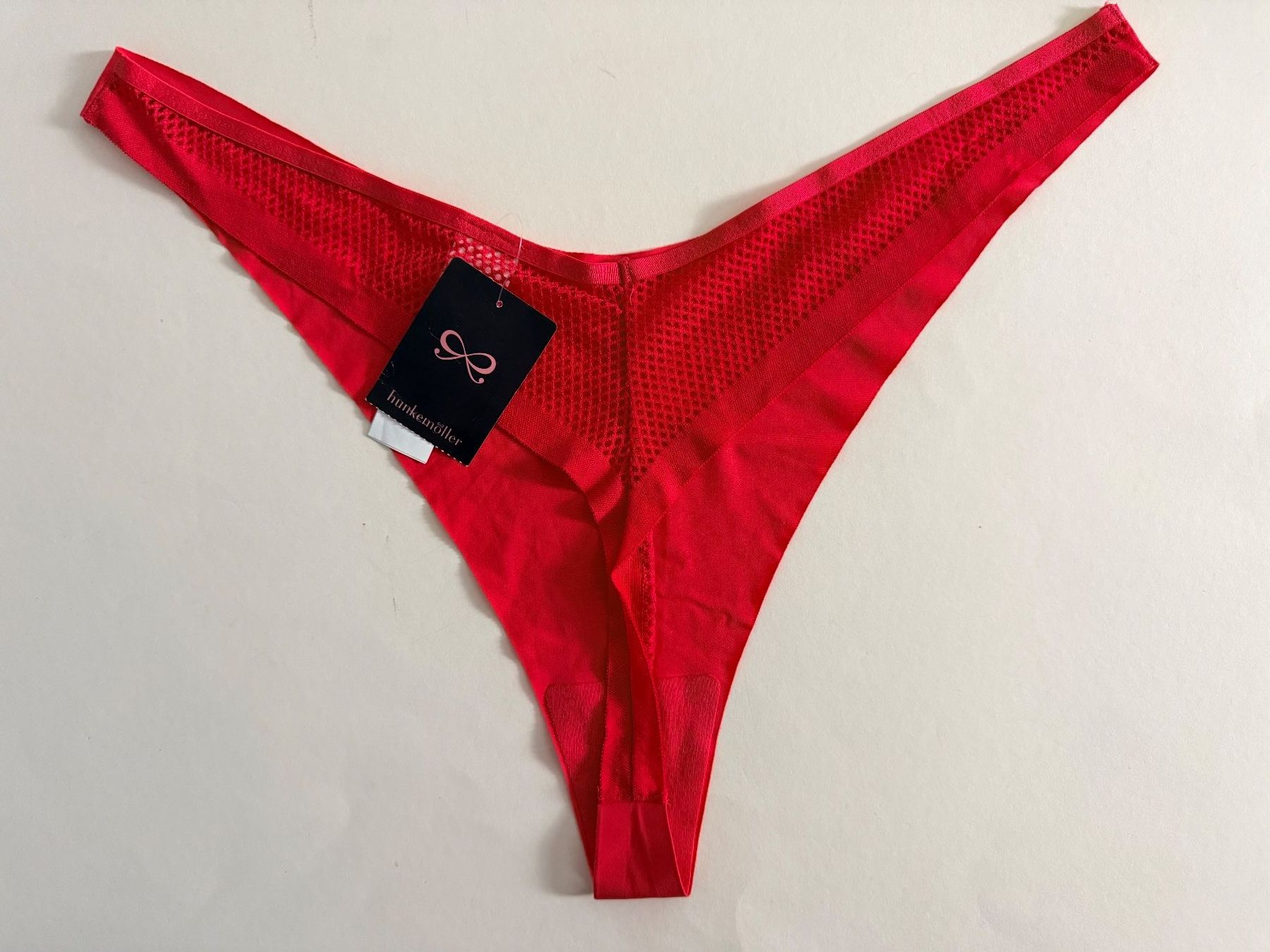 Hunkemöller Altra biancheria intima: HUNKEMÖLLER, String INVISIBLE, Grösse XL, Farbe Rot – Nuovo e nell'imballaggio originale da Rudolfstetten venduto da gst_g7xl 1