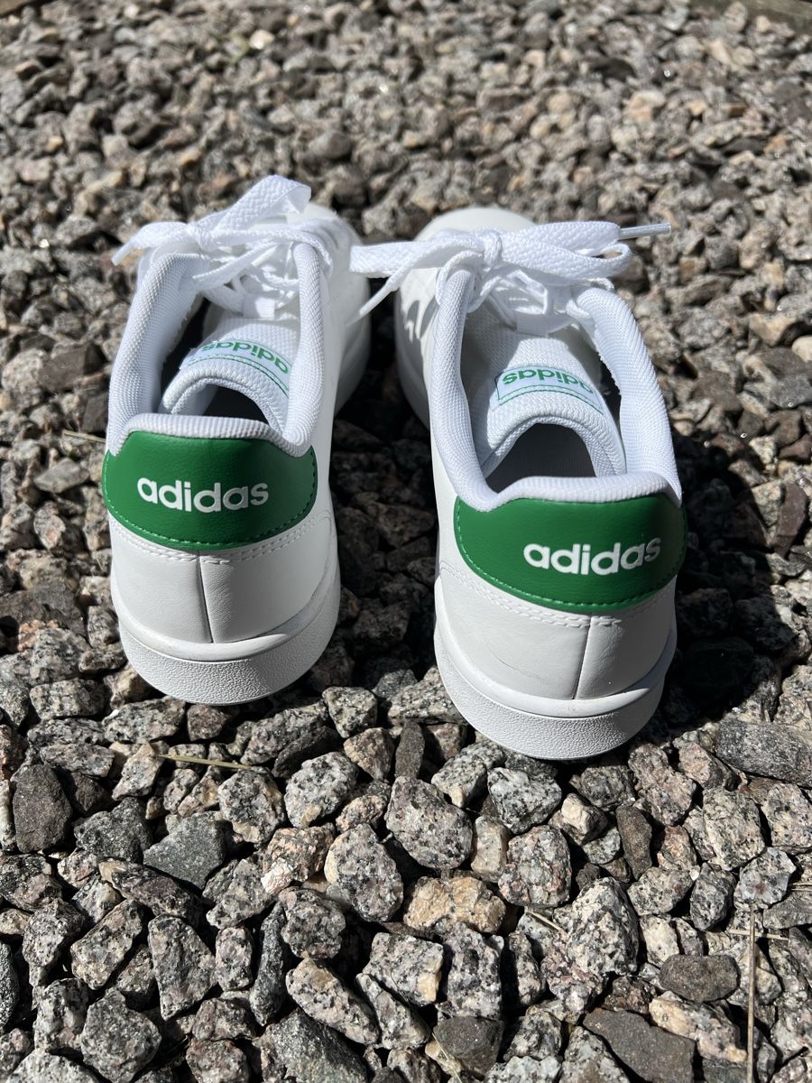 Adidas Scarpe da donna: weisse Adidas Sneaker 37 1/3 – Usato da Oberlunkhofen venduto da mer_rem62