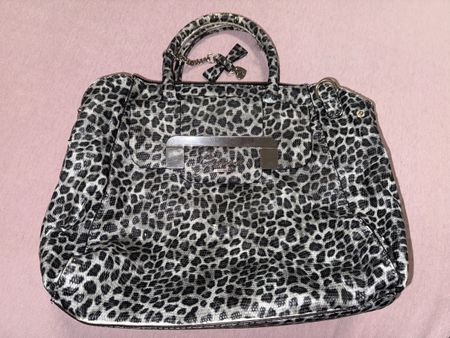 Guess Handtasche Leo Print mit Schulterriemen