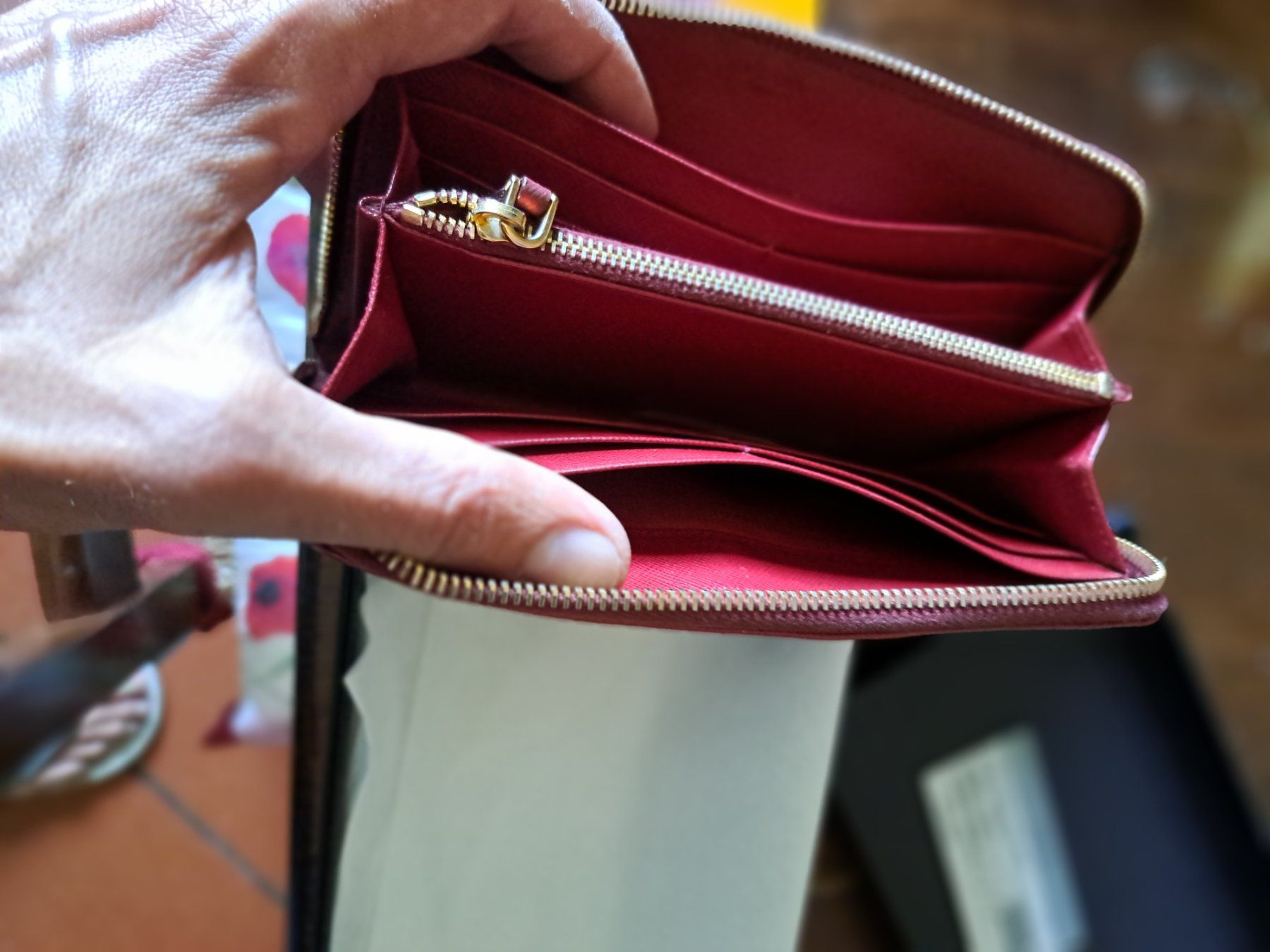 Prada Portemonnaies: Portafoglio Prada rosso originale – D'occasion à Meyrin par sensolic 4