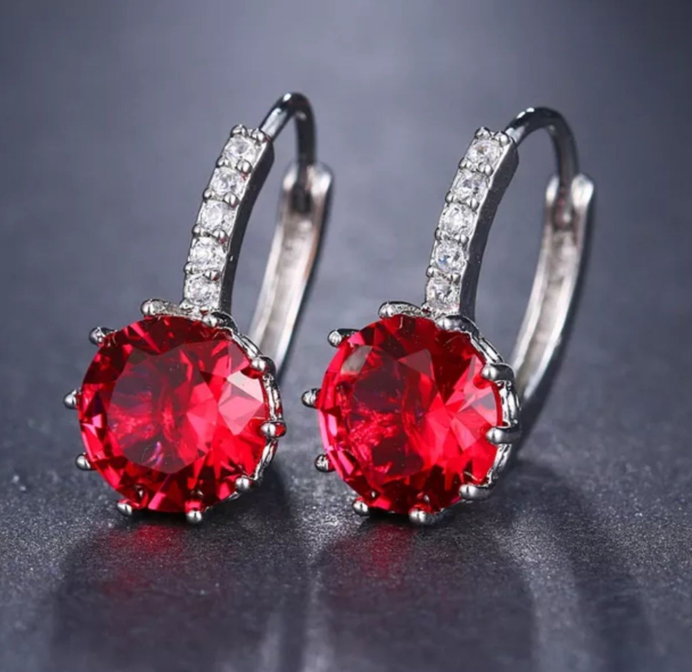 Orecchini pendenti & Orecchini a lobo: Boucles d’oreilles élégantes avec zirconium – Nuovo e nell'imballaggio originale da St-Cergue venduto da vpr_7v8g