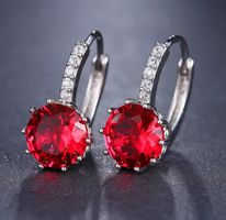 Boucles d’oreilles élégantes avec zirconium