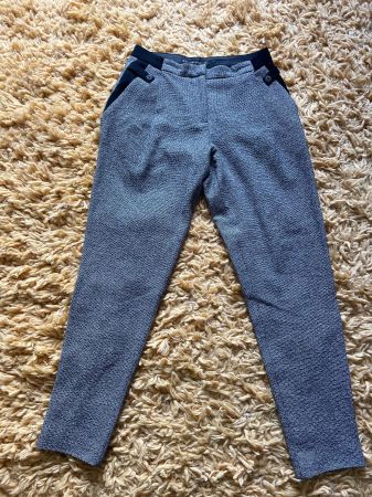 Zara Basic Schwarz-Weiße Hose, Grösse XS -Schick und Bequem!