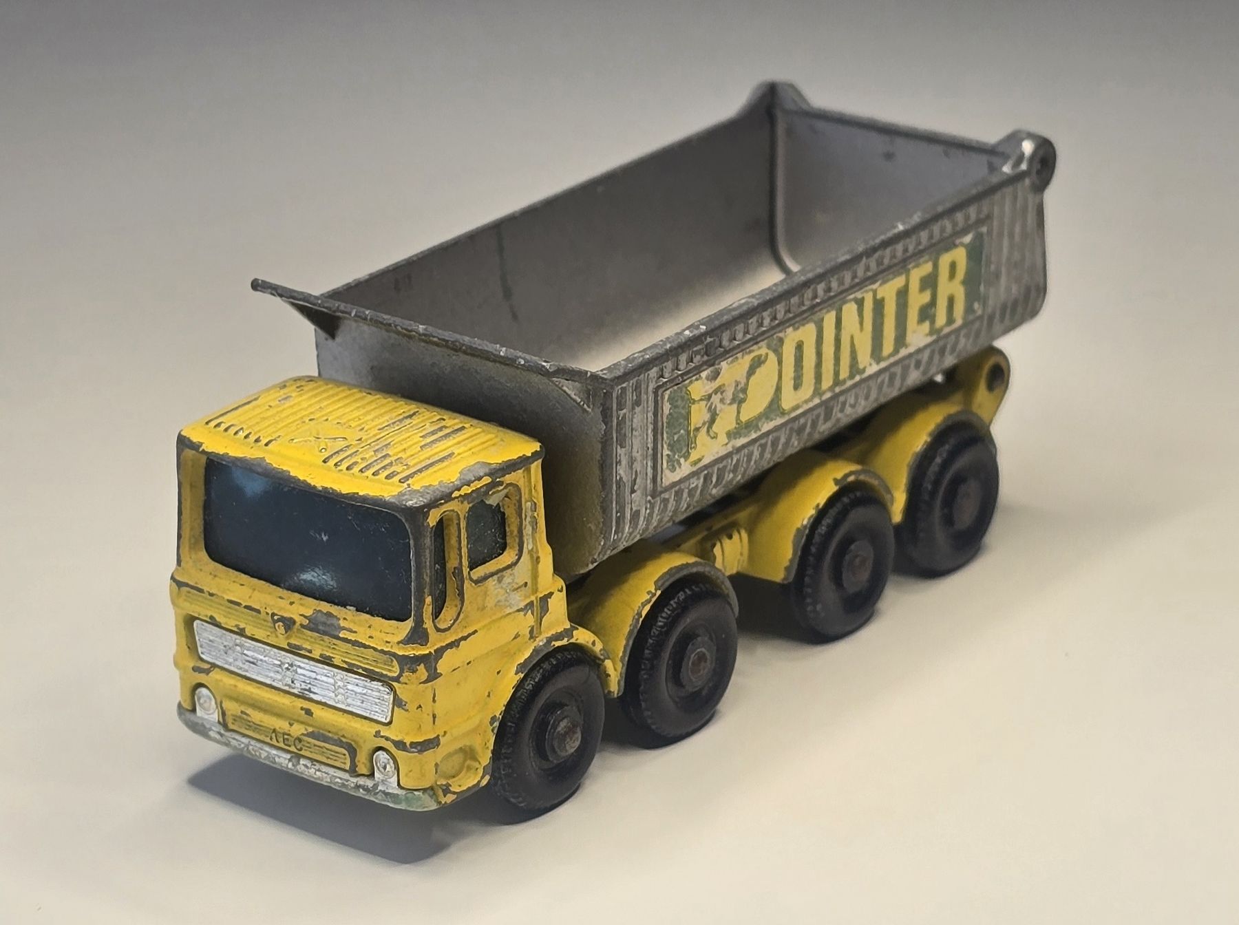 Matchbox Modellautos: Matchbox 1969 6-Wheel Tipper – Gebraucht aus Kirchberg BE von HotWheelsSammler
