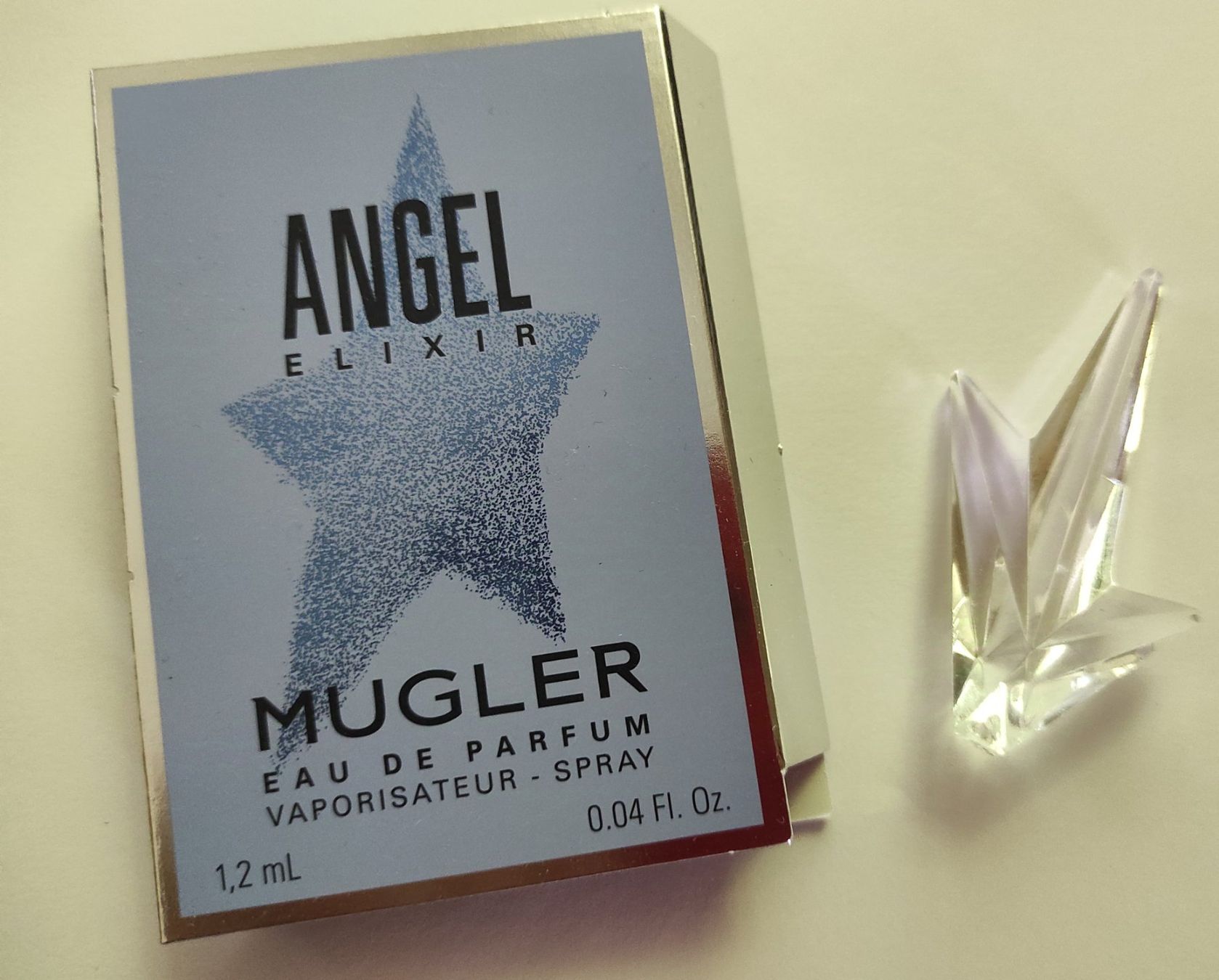 Ciondoli: Lot Mugler - échantillon+ pendentifs de cristal – Nuovo (secondo la descrizione) da Renens VD venduto da cla_7zv5