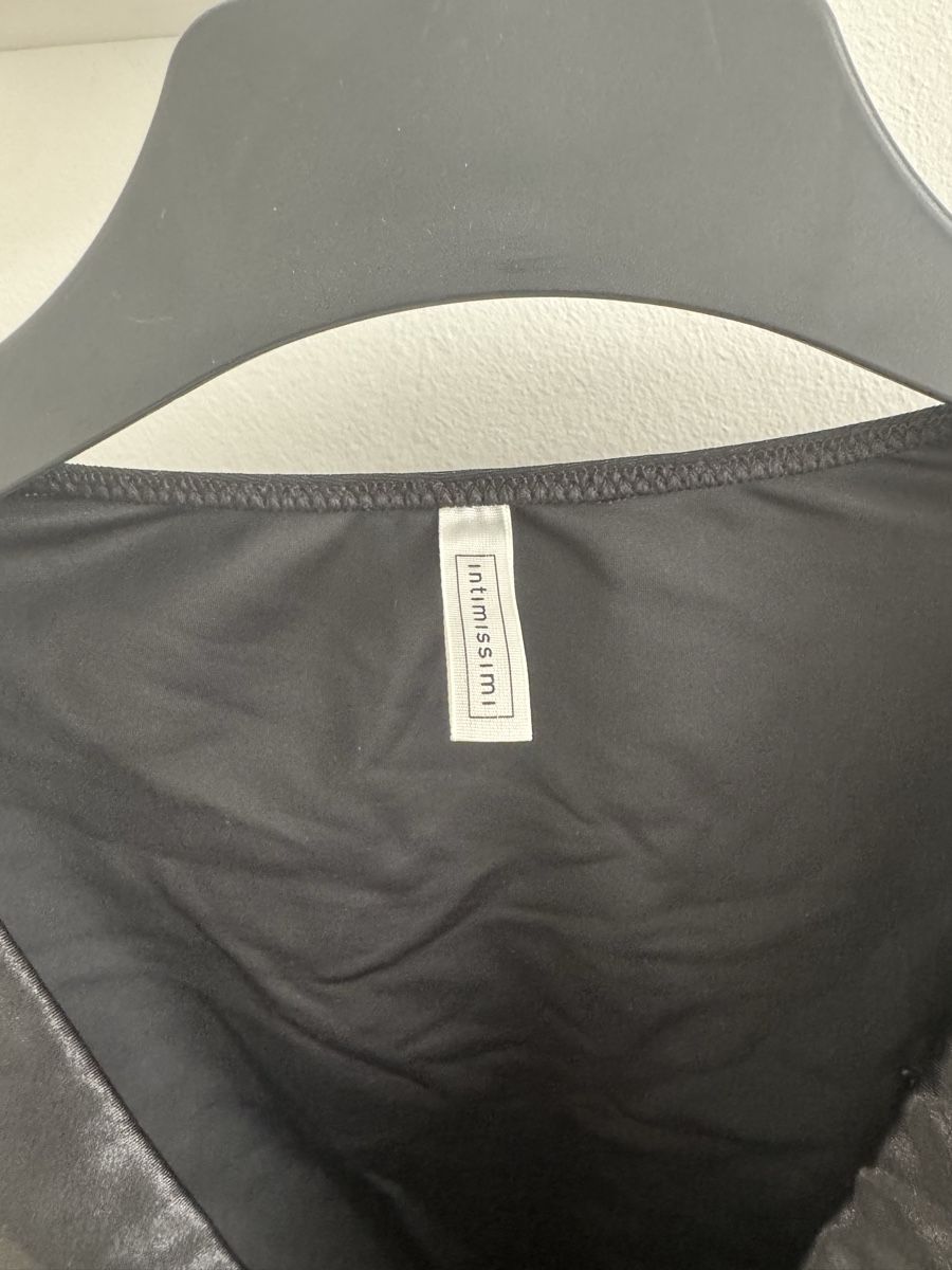 Intimissimi Tops: Body Intimissimi nero s/m – D'occasion à Porza par kaj_d5q7 2