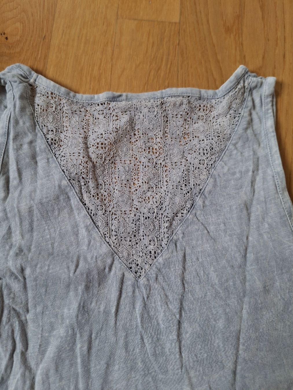 Rip Curl Top: Débardeur Rip Curl gris en taille S. – Usato da Le Pâquier-Montbarry venduto da Fibilynn05 2