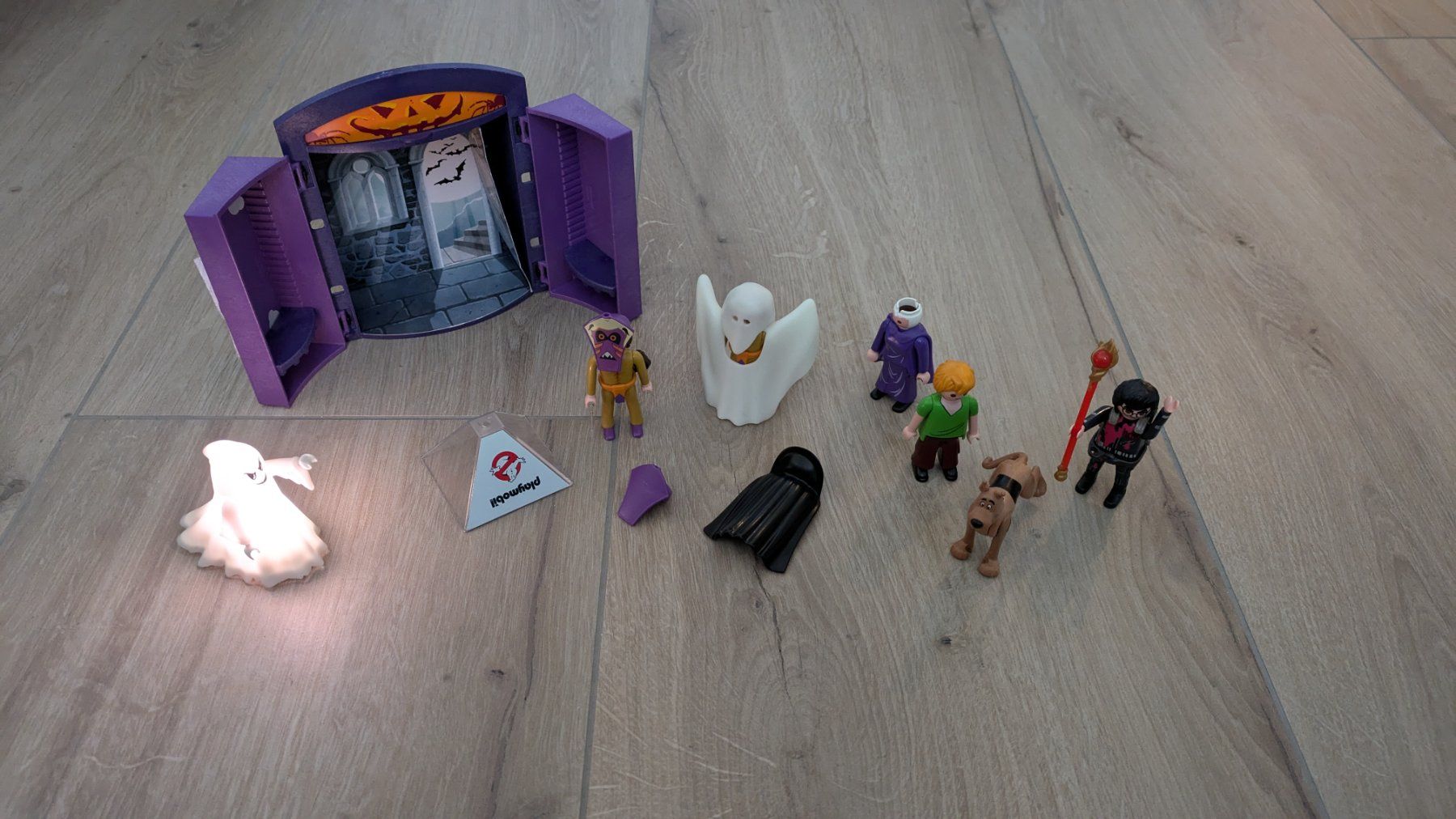 Playmobil Giocattoli: Playmobil Grusel Set - Scooby Doo / Ghostbuster Leuchtgeist – Usato da Staufen venduto da Fleby84 1