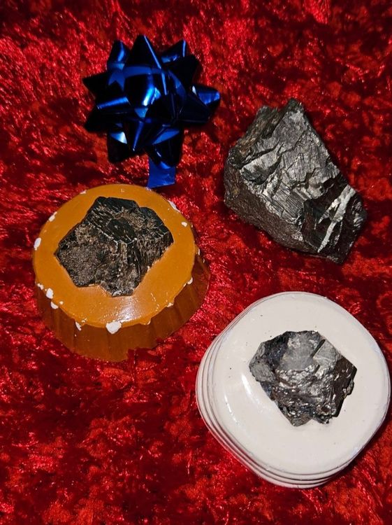 3 Pyrit Steine | Kaufen auf Ricardo