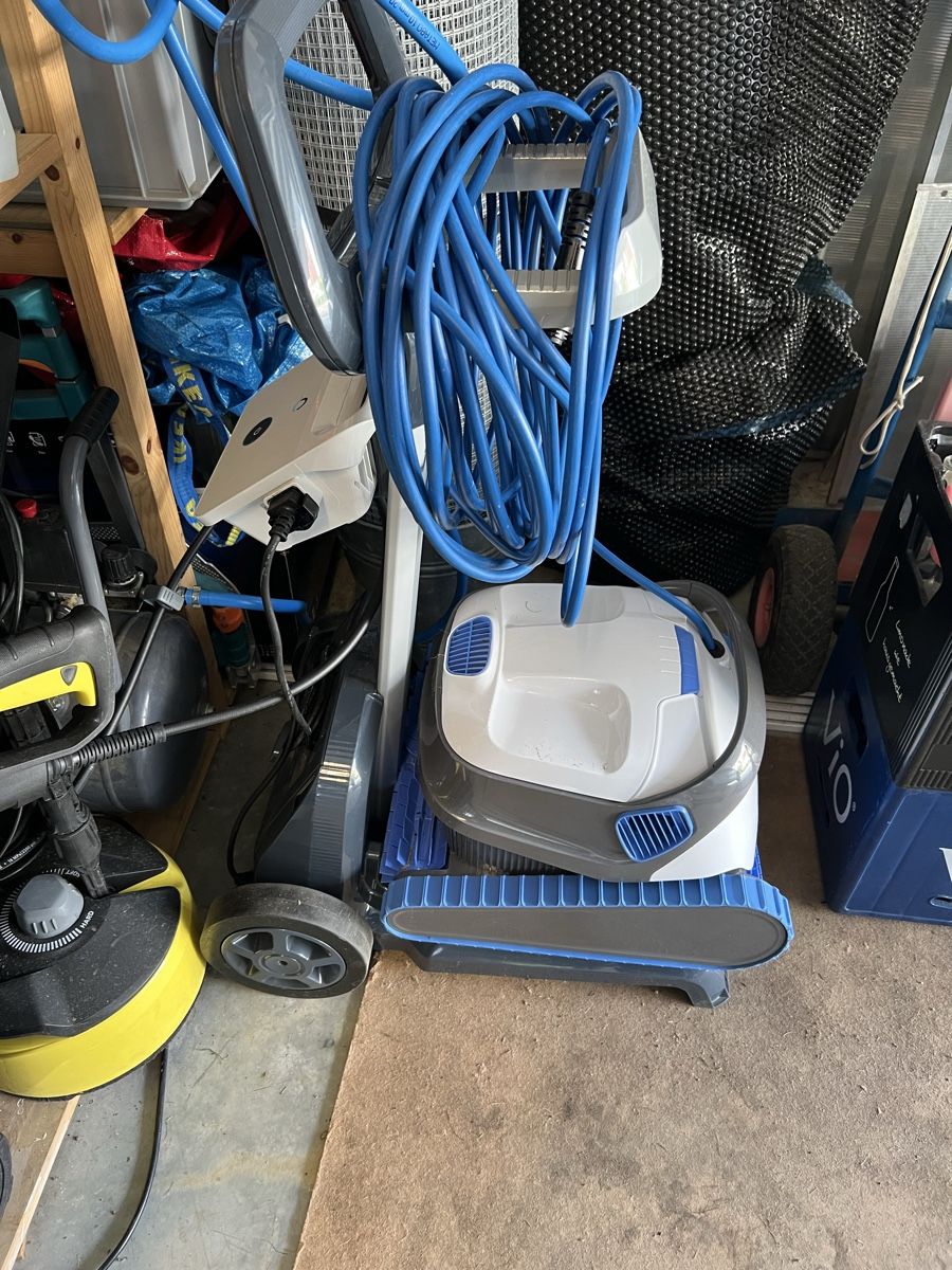 Dolphin Accessori per Piscine: Dolphin Poolroboter S200 Robotic Cleaner – Usato da Schenkon venduto da NCB77
