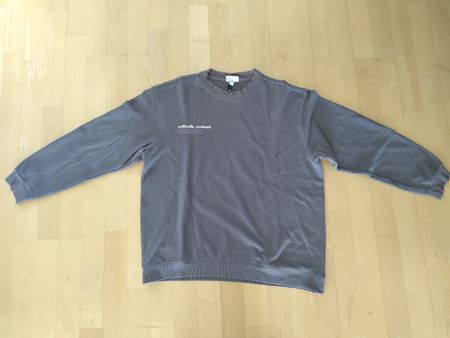 Sweatshirt H&M grau mit Blumenprint Relaxed Fit 