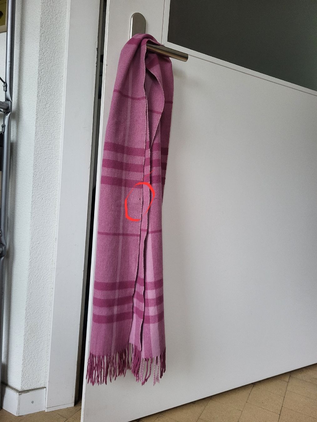 Burberry Foulard & Sciarpe: Schal Burberry Kaschmir – Usato da Zweisimmen venduto da Adorable 5