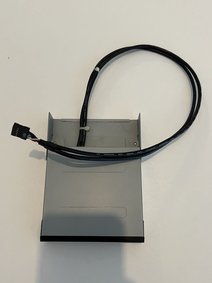 Componenti elettronici: lecteur de cartes SD pour PC fixe – Usato da Ollon VD venduto da Rider_27 3