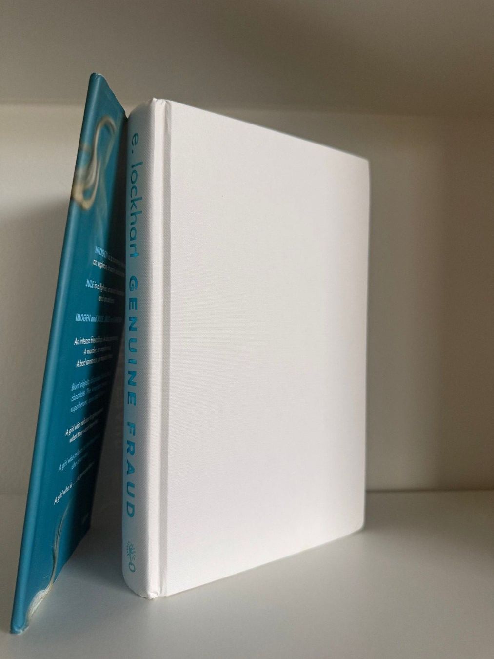 Libri: Genuine Fraud – EN Hardback – Usato da Bern venduto da gusophia 1