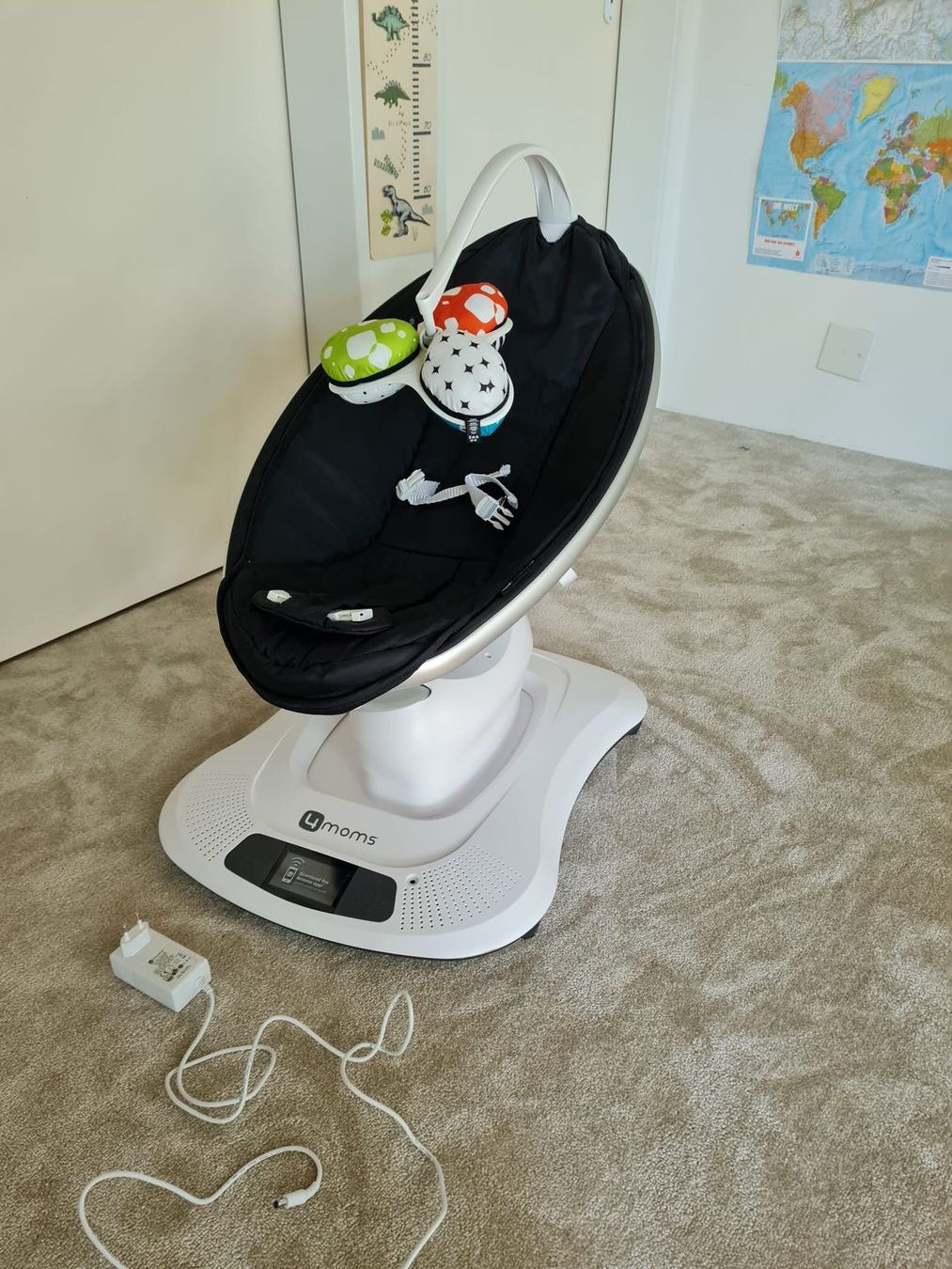 4moms Sdraiette & Sdraiette a dondolo: 4moms MamaRoo Babyschaukel mit Musik – Usato da Lengnau AG venduto da monopol 1