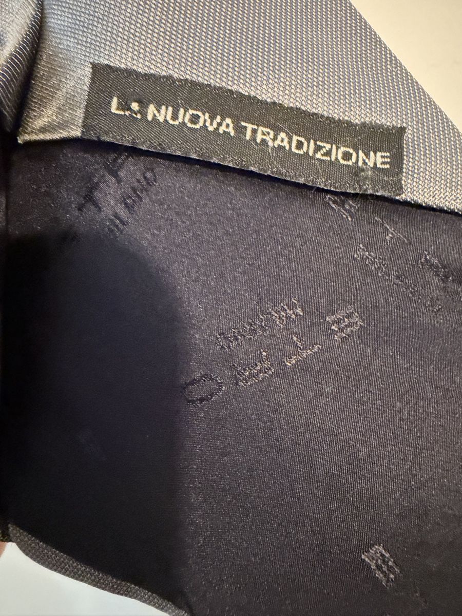 Etro Cravatte: Cravatta Etro Milano 100% Seta Grigia usata con macchie – Usato da Lugano venduto da can_xdd8 4