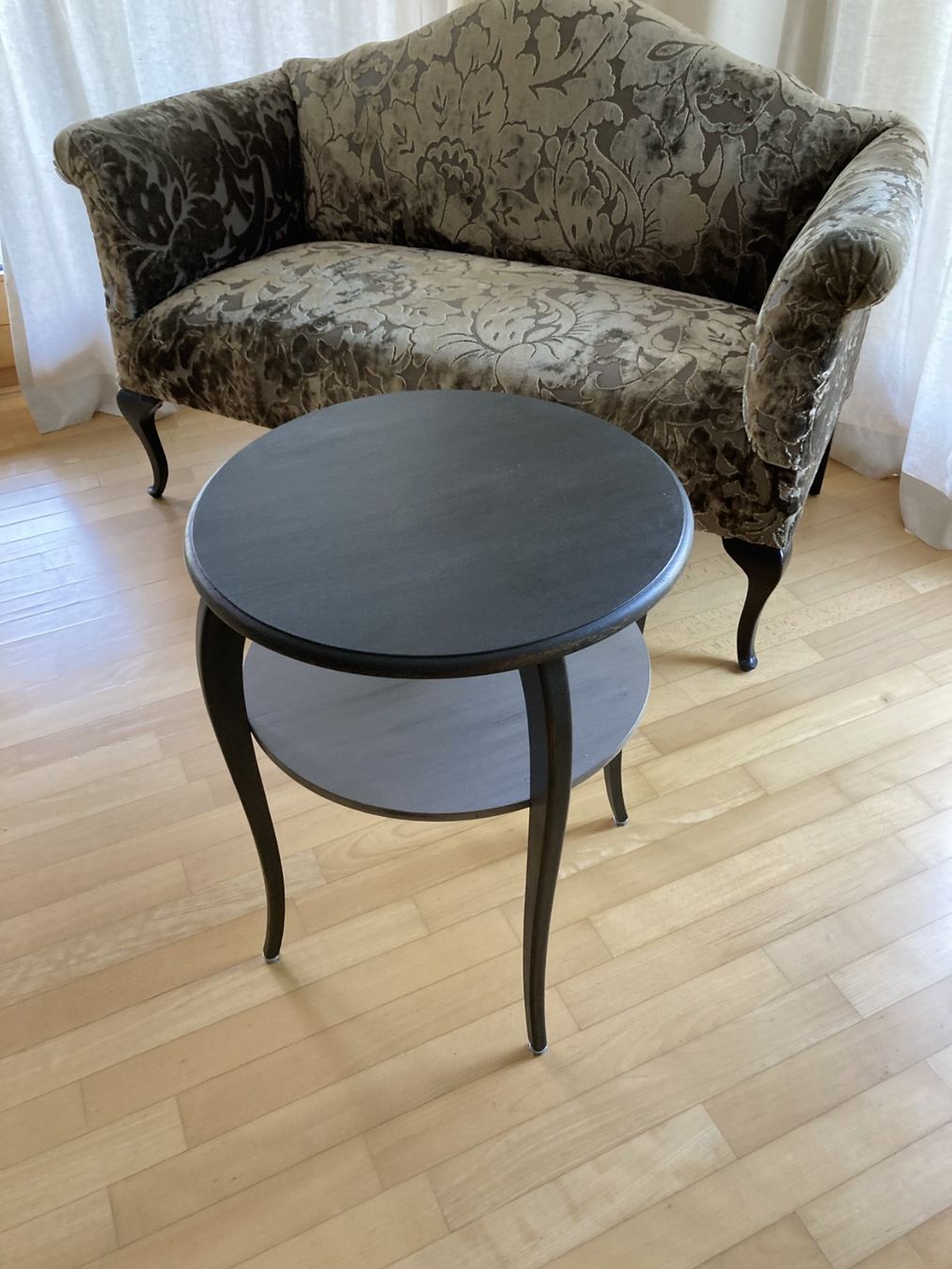 Tavoli: Schicker runder Vintage-Beistelltisch, Anthrazit – Usato da Seengen venduto da sinajulia