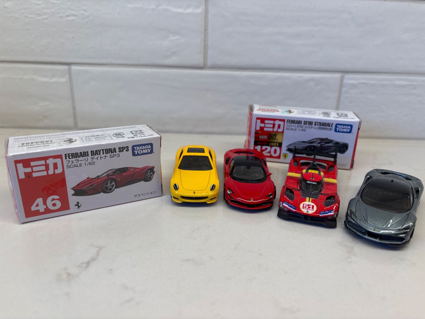 Hot Wheels Modellini d'auto: Hotwheels &Tomica lot Ferrari 1/64 – Usato da Gollion venduto da Hampton 3