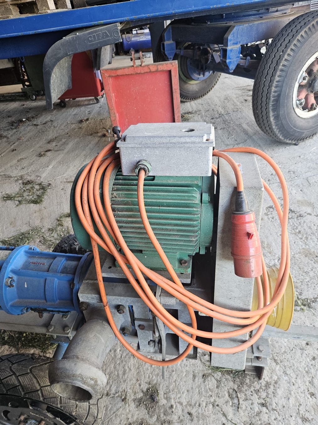 Toutes les machines: schneckenpumpe – D'occasion à Faulensee par dom_z7rk 3