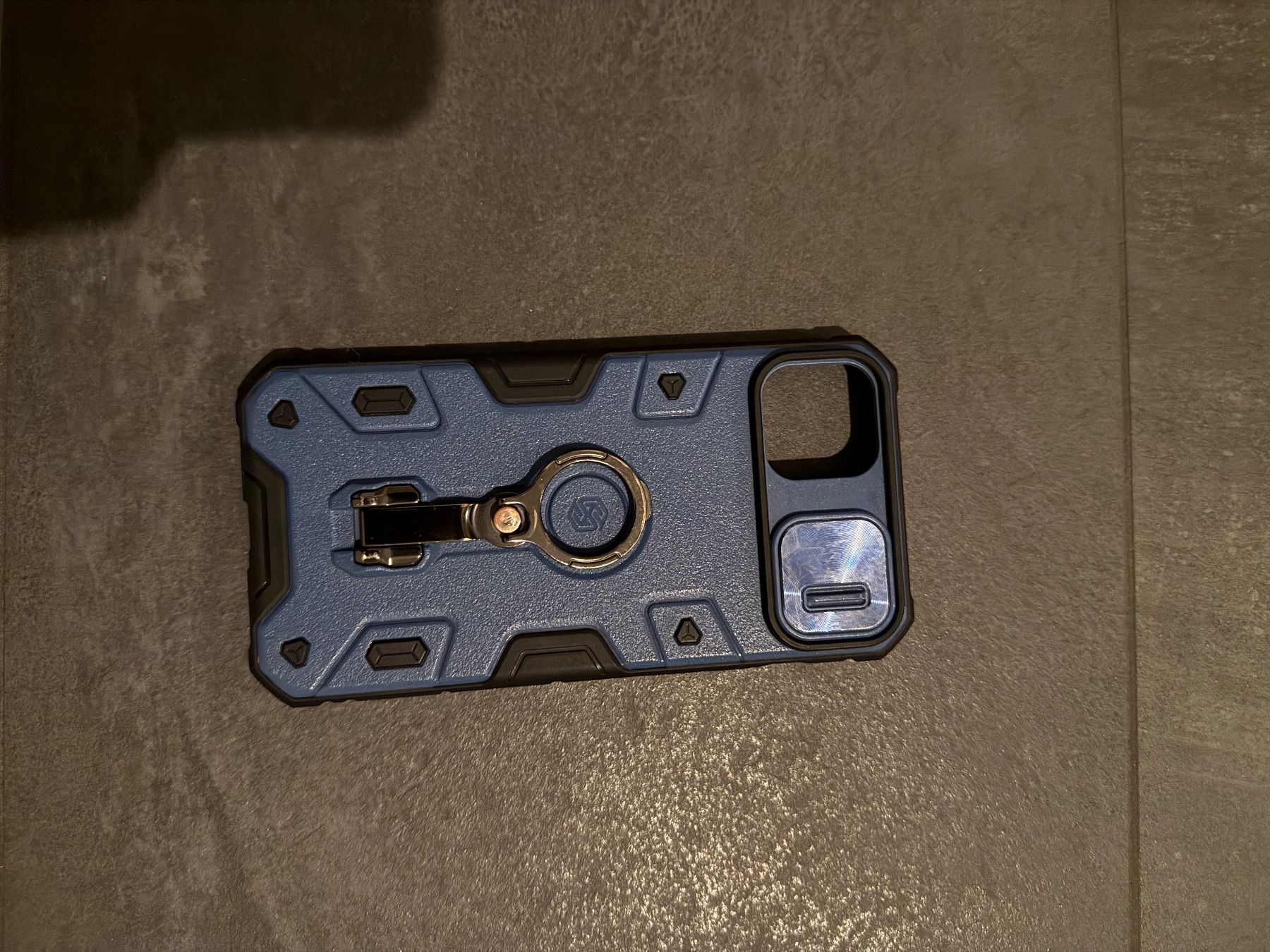 Cover & Protezioni schermo: Coque iPhone Robuste Bleue avec Support Bague Métal – Usato da Villars-le-Terroir venduto da ale_c79d