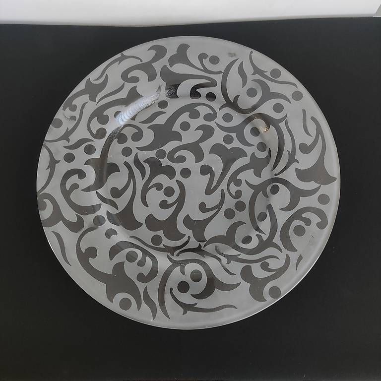 Piatti: 4 Platz- oder Essteller Glas Ornamentmuster – Usato da Frick venduto da fendiartax