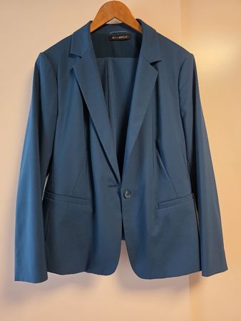 Stylish Teal Betty Barclay Suit Set - Perfect for Spring!