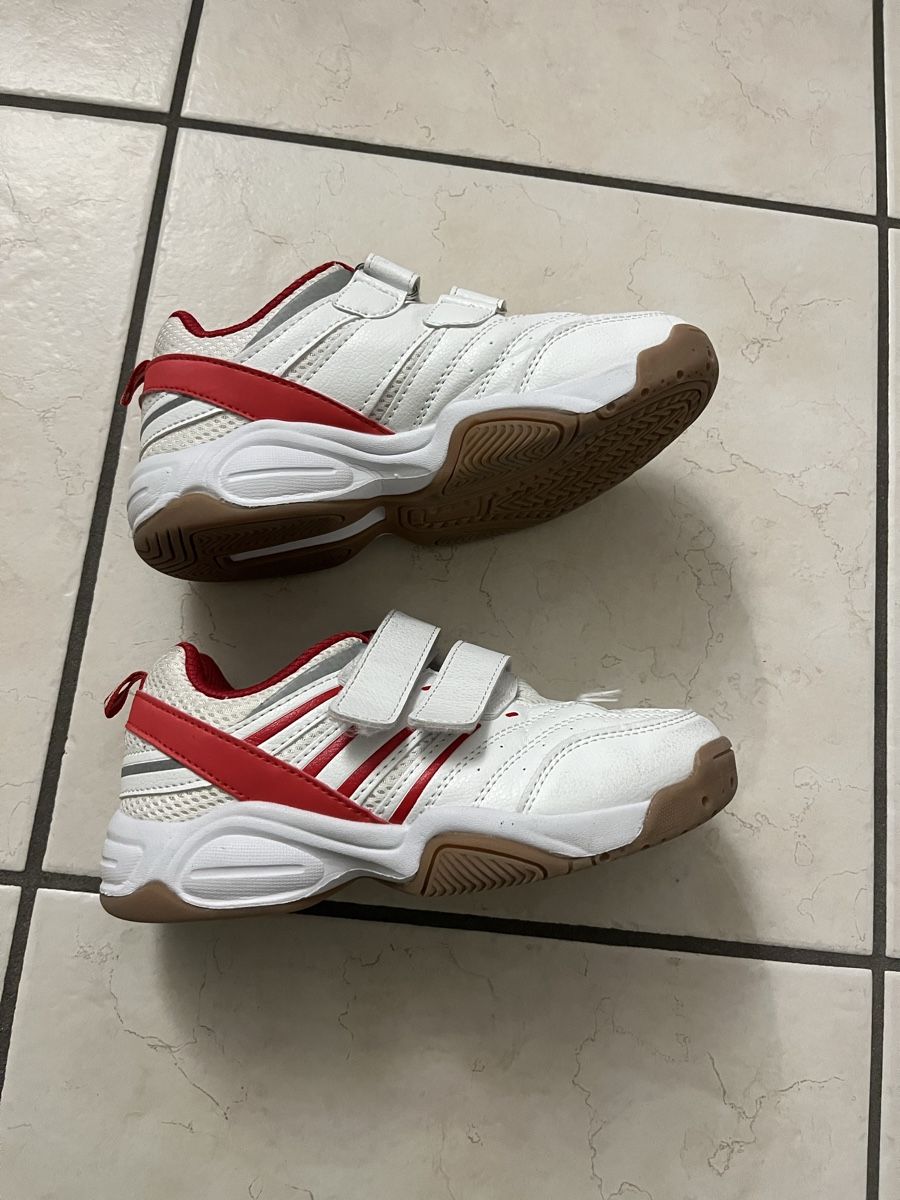 Scarpe per ragazzi: Hallenturnschuhe Grösse 32 – Usato da Zimmerwald venduto da wuff81 1