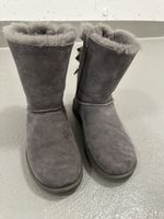 Winter UGG Boots Grau Gr. 38 mit Schleife - Top Zustand!
