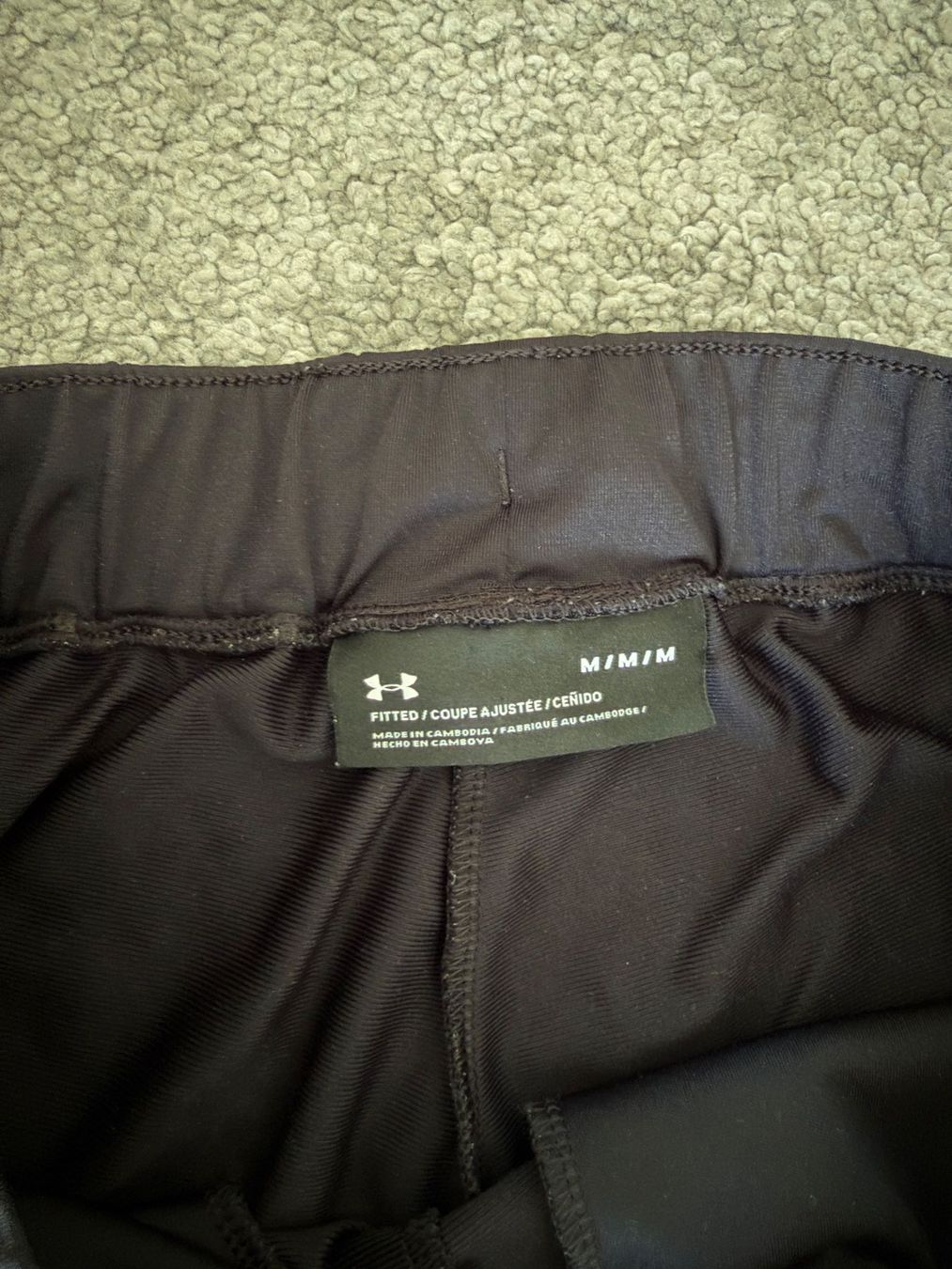 Under Armour Pantaloni: Under Armour Rival Knit Jogginghose M Schwarz – Usato da Zürich venduto da TopElectronics 2
