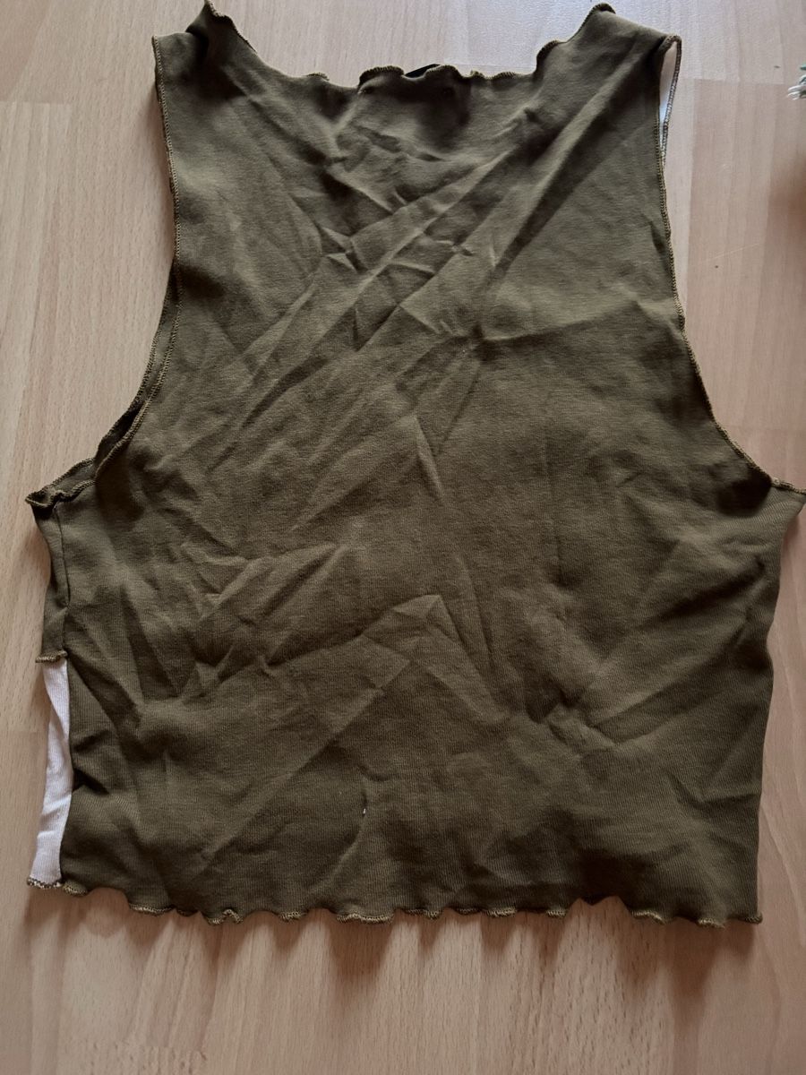 Pull&Bear Top: Pull & Bear Top – Nuovo (secondo la descrizione) da Herzogenbuchsee venduto da Gd.5 1