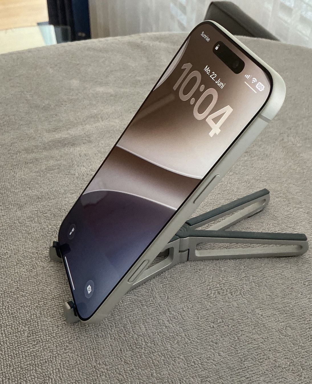 Apple Telefoni cellulari / Smartphones: iPhone 17 Pro Max 258 GB, Silber, Silicon Case, noch neu – Nuovo (secondo la descrizione) da Affoltern am Albis venduto da Sspiridon 4