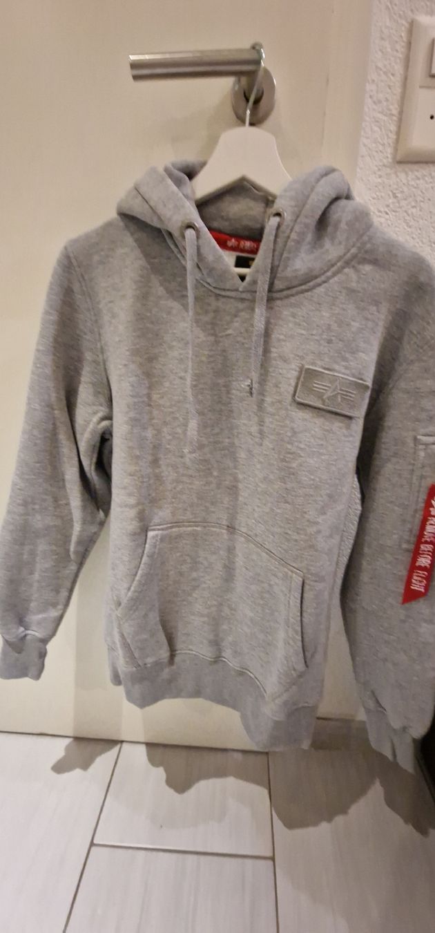 Alpha Industries Maglioni & Felpe: Alpha Industries – Nuovo (secondo la descrizione) da Oftringen venduto da bin_2wk8