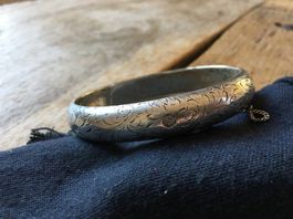 Antike schöne Armspange Silber ziseliert um 1900