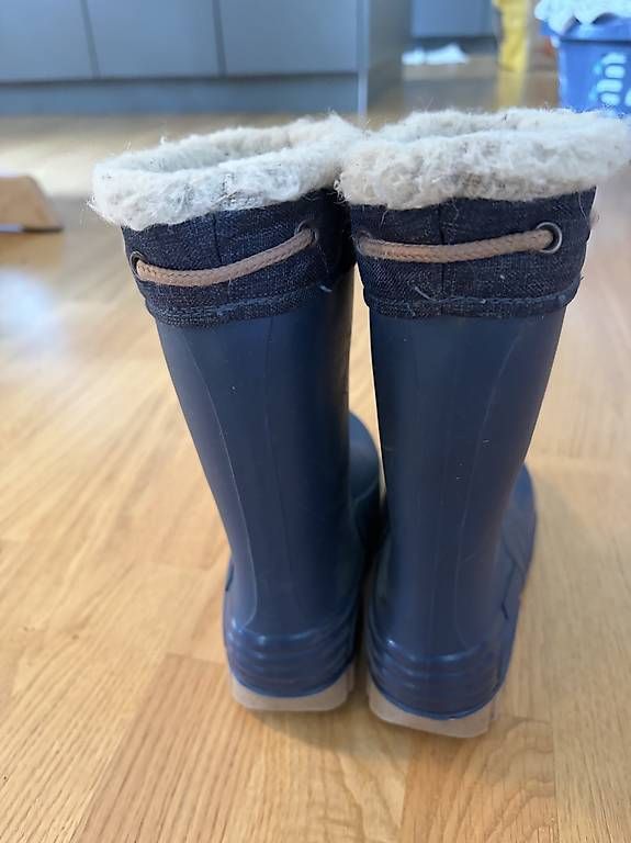 Scarpe per ragazzi: Gefütterte Gummistiefel – Usato da Zürich venduto da aqualina77 1