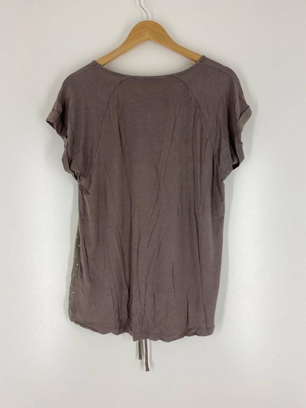 T-shirt: T-Shirt Essentials, Grösse 40/42 – Usato da Mülligen venduto da Chleeblatt1941 1