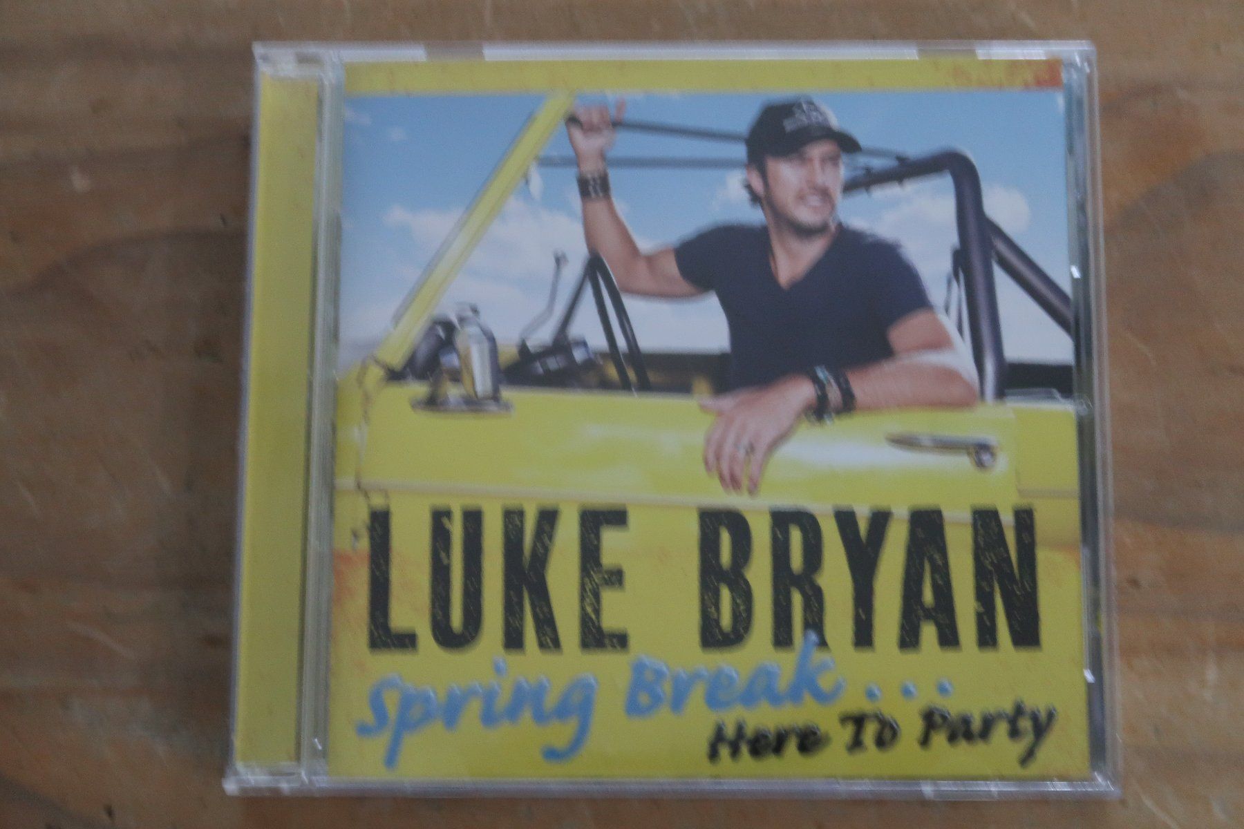 CDs: LUKE BRYAN - SPRING BREAK...HERE TO PARTY - CD – Gebraucht aus Basel von Patiscat