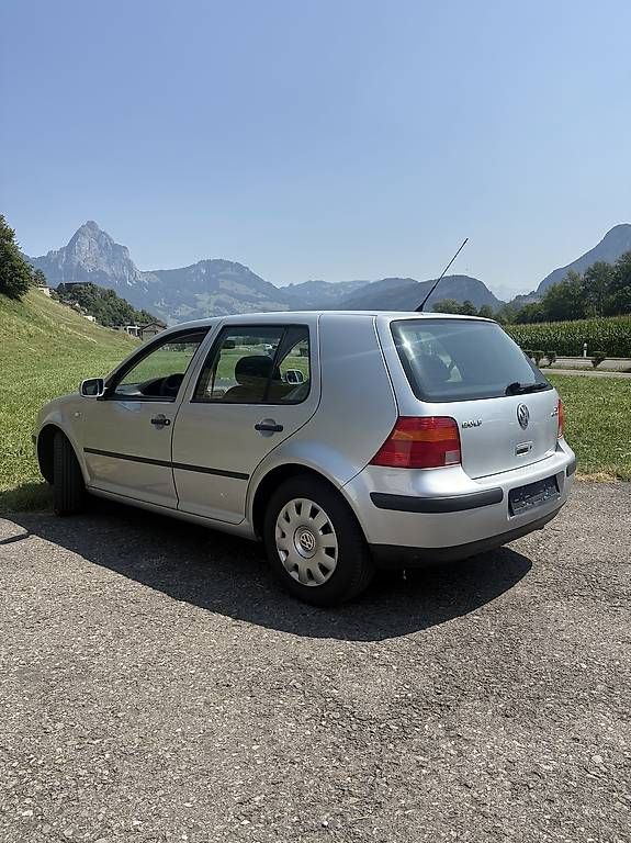 VW Autos: VW Golf 4 Motion 2.0 Benzin – Gebraucht aus Brunnen von sch_wn9q
