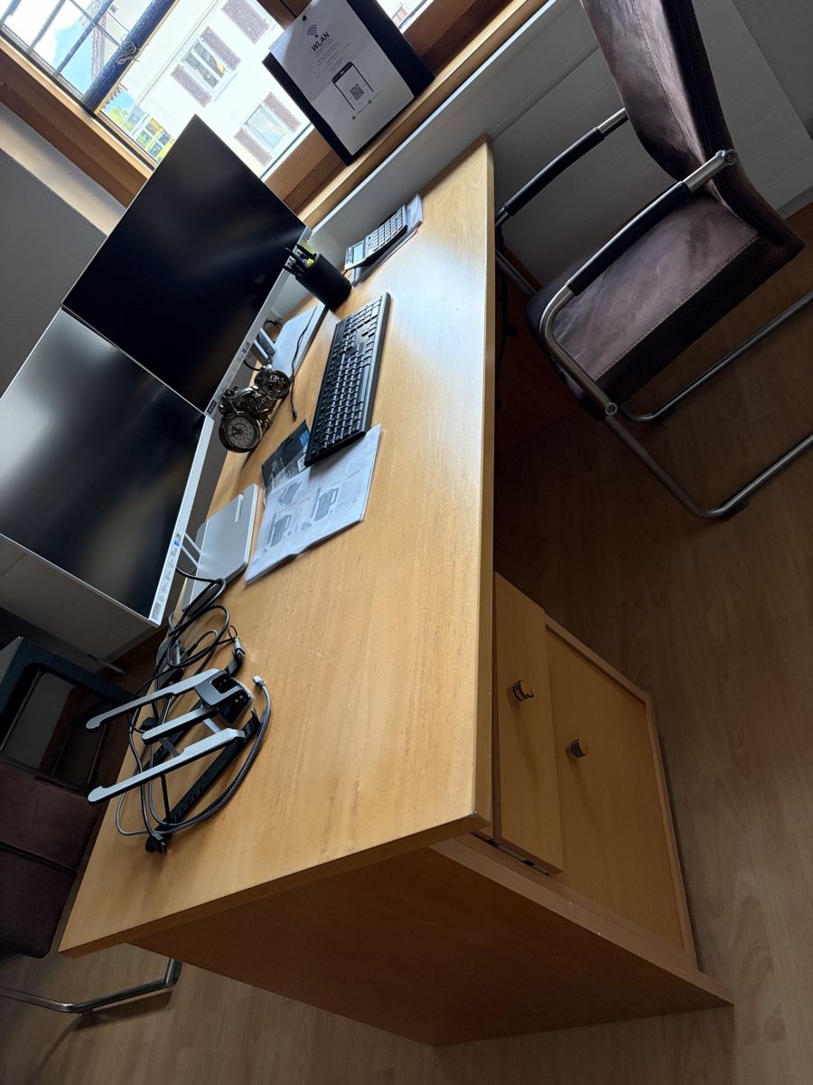 Scrivanie: Schreibtisch und Bürotisch – Usato da Mols venduto da Mikail.zey01 2