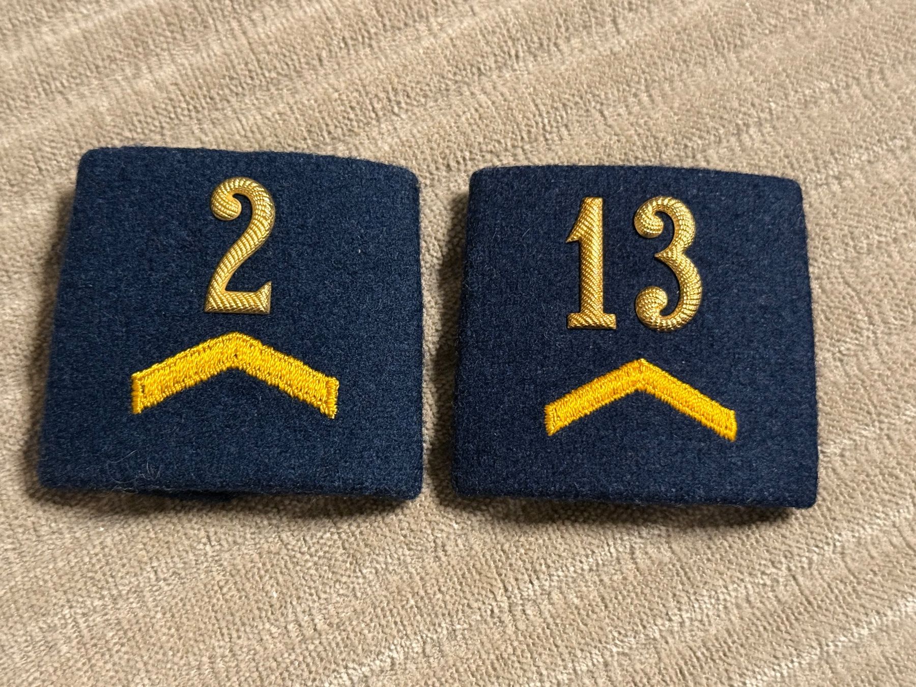 Schweizer Armee Placchette & Badge: 2 Patten Korporal Luftwaffe A95 - Schweizer Armee – Usato da Brütten venduto da Hst1