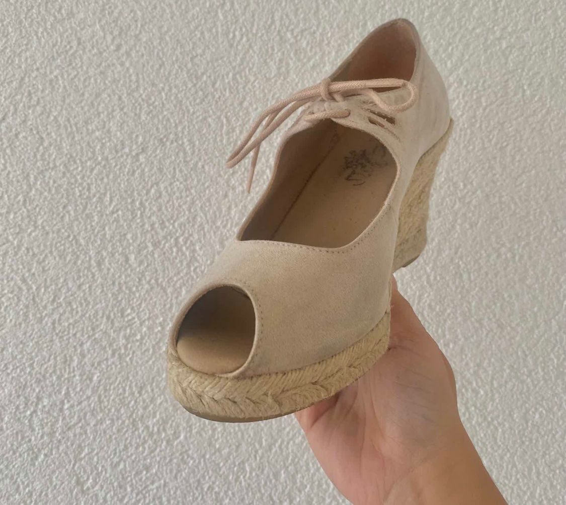Scarpe da donna: Süsse Sandalen Gr. 37 – Usato da Zürich venduto da mar_6xcq