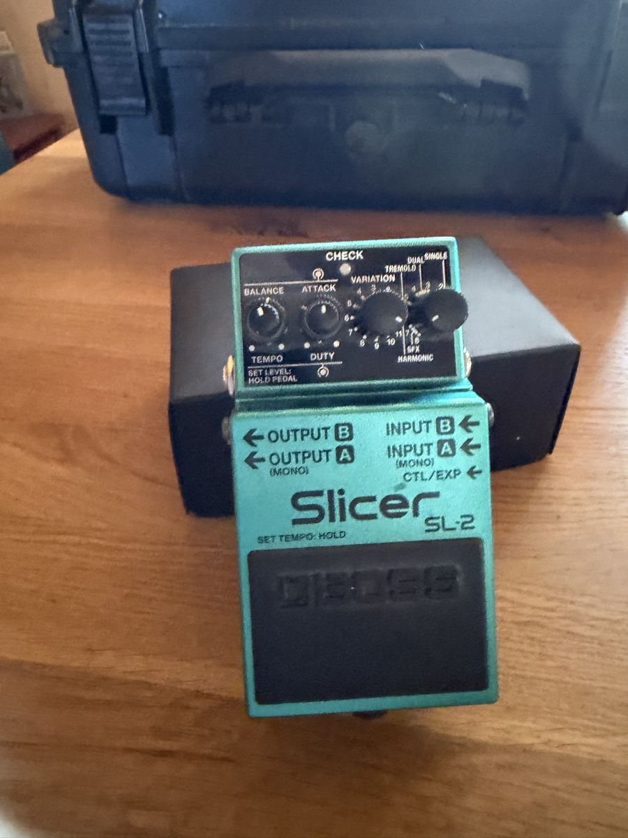 Boss Musikinstrumente: BOSS SL-2 Slicer Effect Pedal – Gebraucht aus Vordemwald von gerard.green