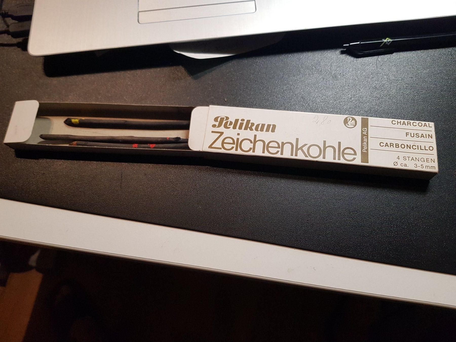 Pelikan Penna & Evidenziatori: alte Pelikan Zeichenkohle Charcoal Stift – Usato da Walterswil BE venduto da Lonitti 1