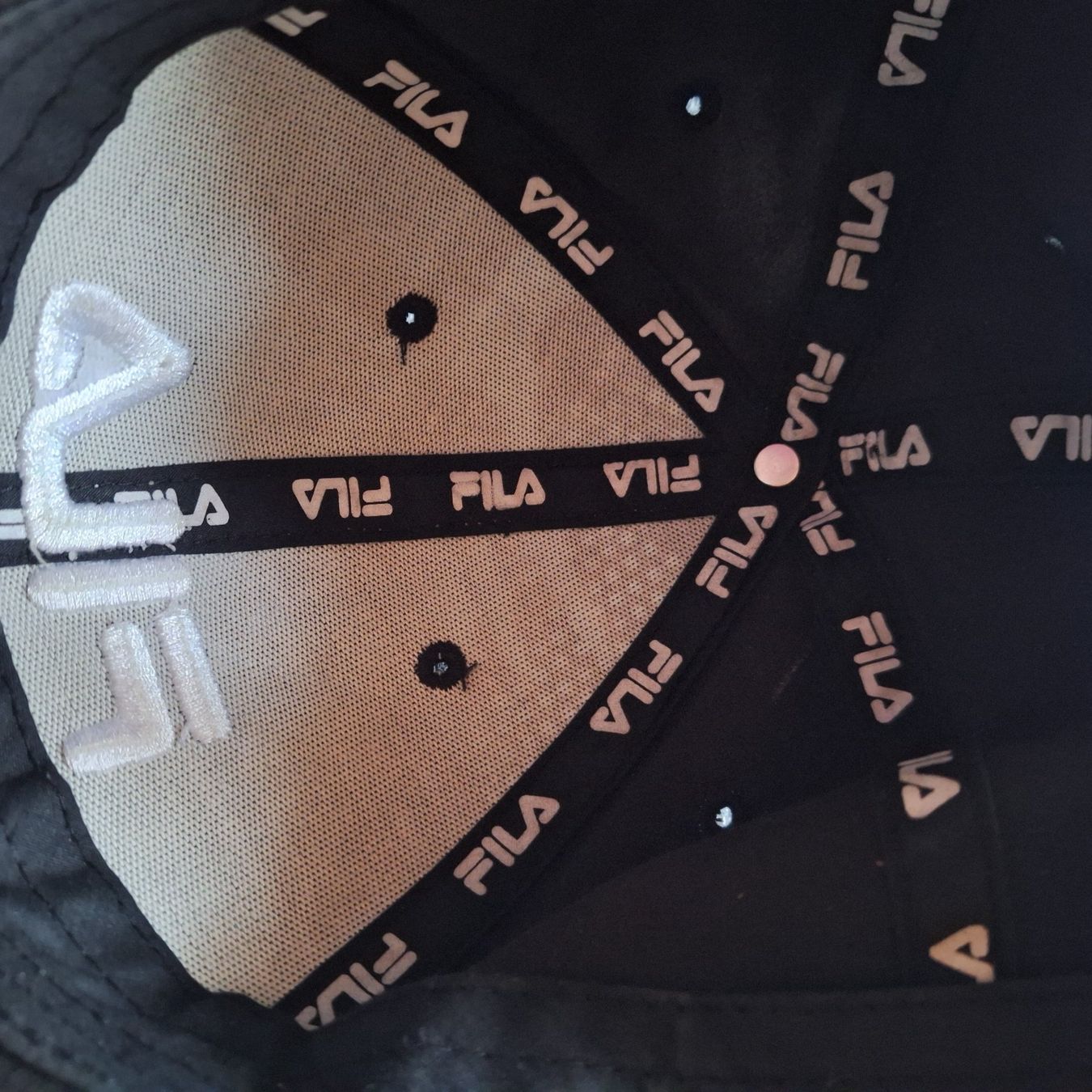 Fila Altro in  Abbigliamento & Accessori: Fila Cap mit Muster, verstellbar! – Usato da Hettenschwil venduto da Schneuggi2 2