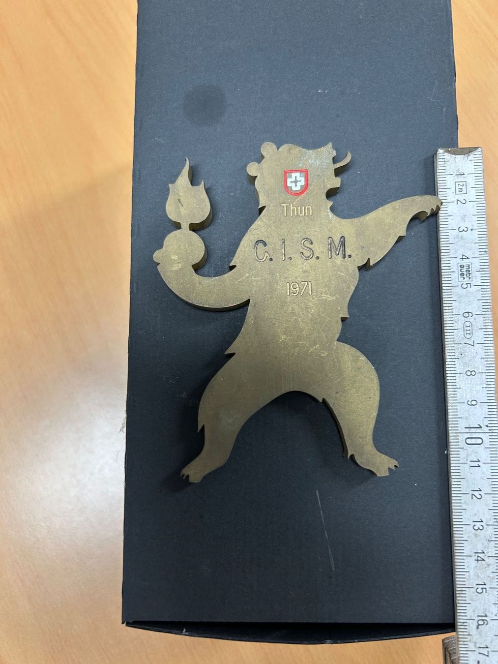 Statuette: Bär FigurMetall Thun CISM 1971 Emblem – Usato da Gunten venduto da Cnd 2