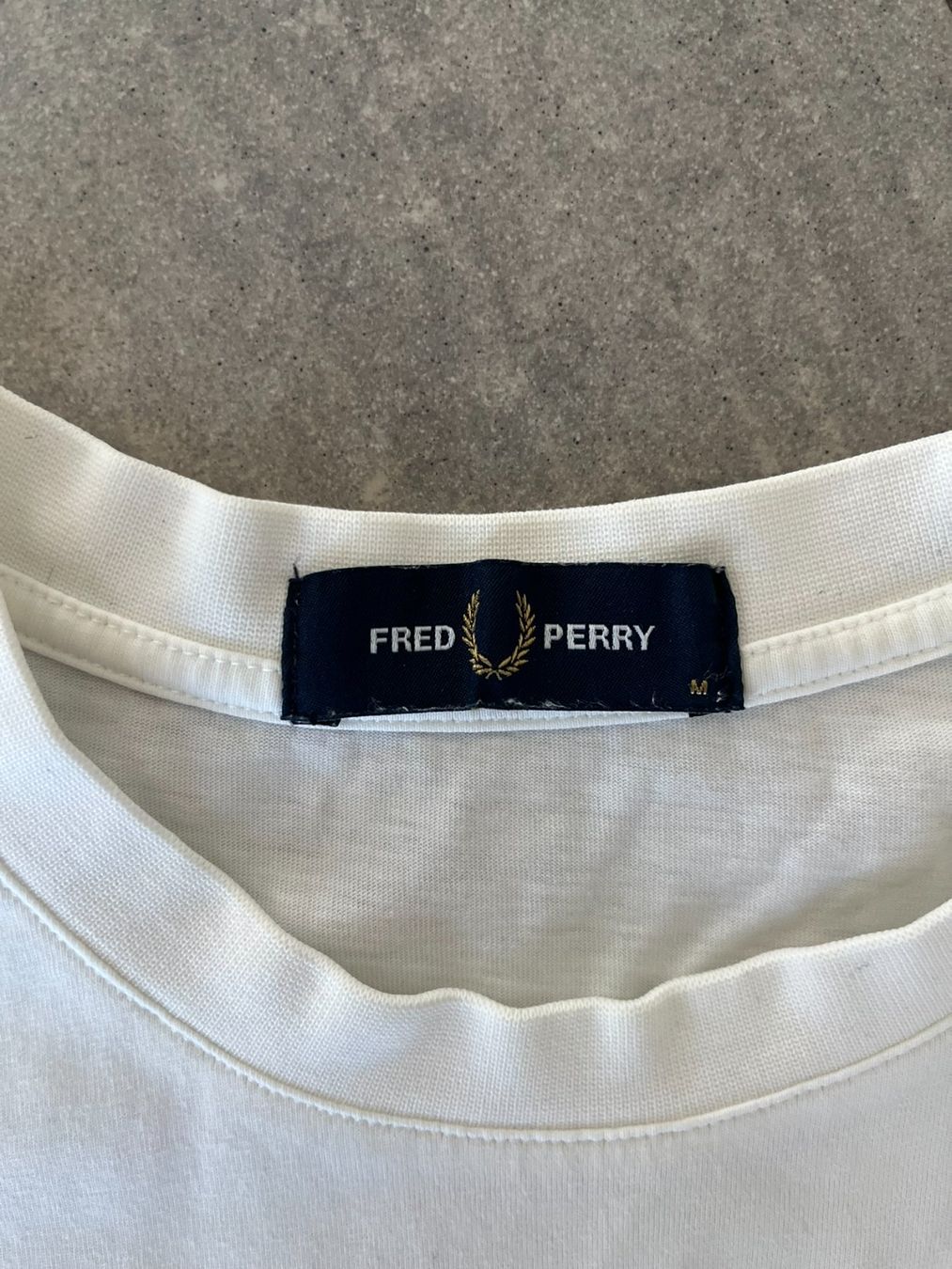 Fred Perry T-shirt: FRED PERRY T-Shirt Weiss – Usato da Otelfingen venduto da Denis_ZH 2