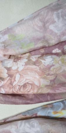 Schal leichtes Tuch mit Rosen Eifelturm zu Nile Free People