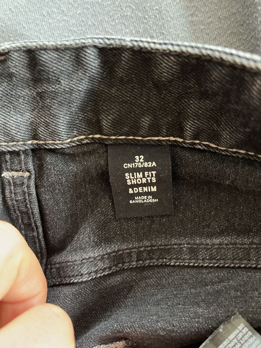 Hosen: Shorts Jeans schwarz Gr. 32 – Gebraucht aus Bonaduz von The_flash_1893 2